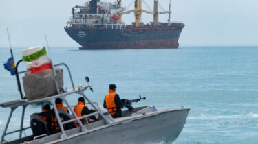 Speedboat patrols Strait of Hormuz during Iranian marine display